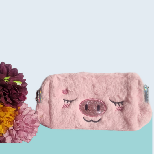 Feather multipurpose pouch pig